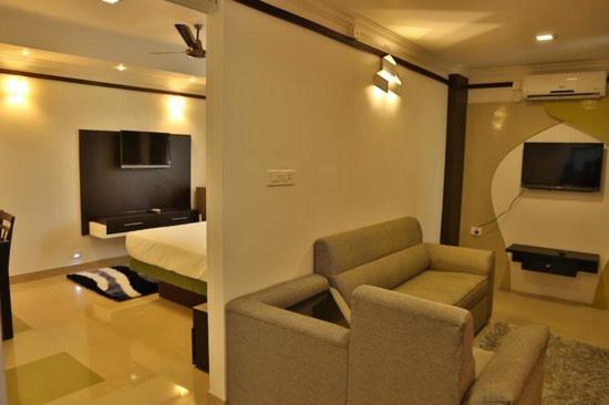 Continento The Classic Hotel Tirur ภายนอก รูปภาพ