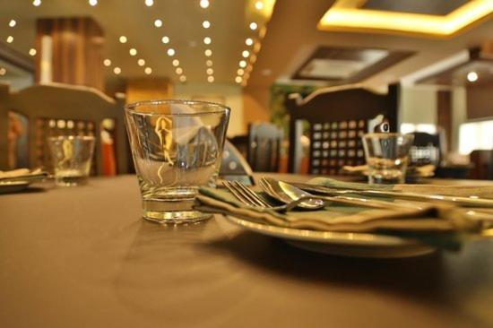 Continento The Classic Hotel Tirur ภายนอก รูปภาพ